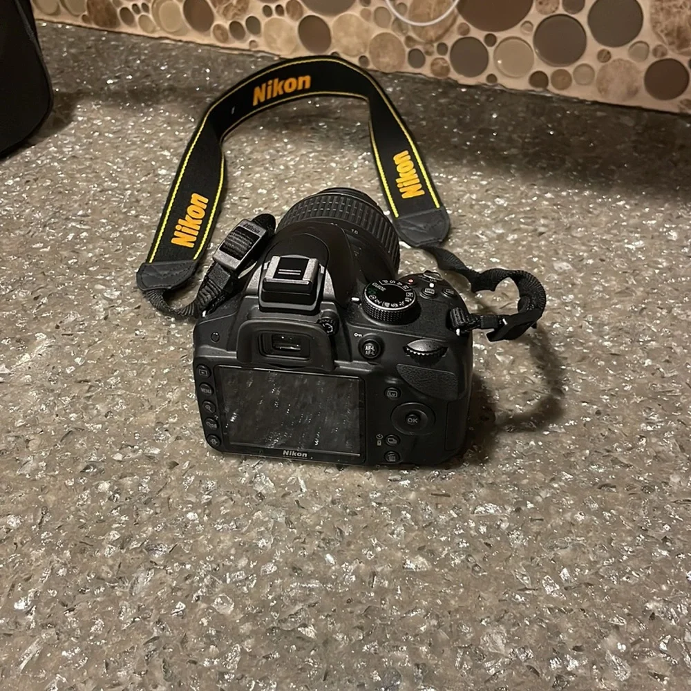 Nikon camera D3200 with extra lens